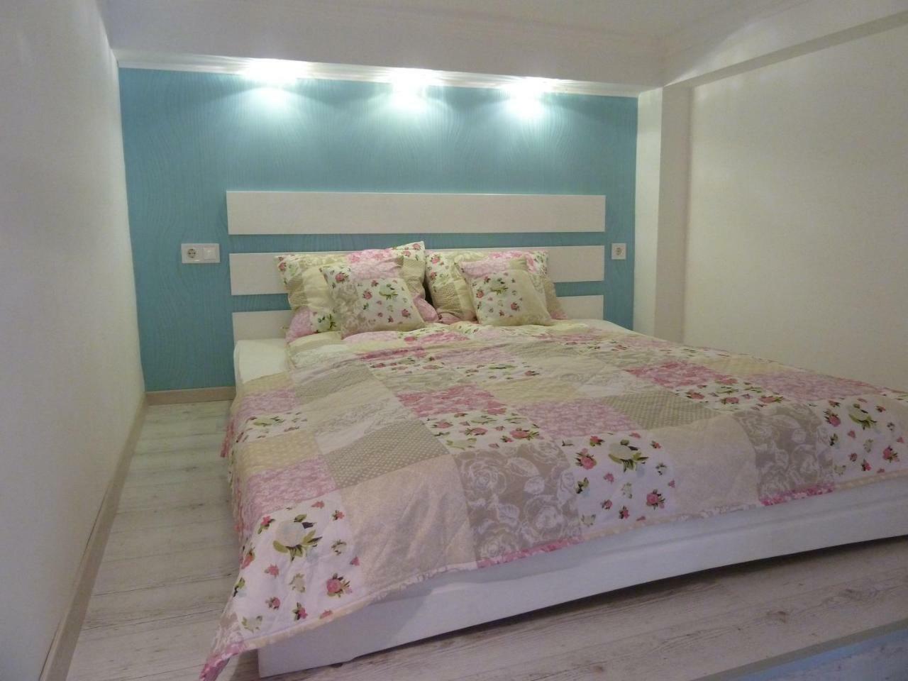 Kossuth Apartmanok Debrecen Buitenkant foto