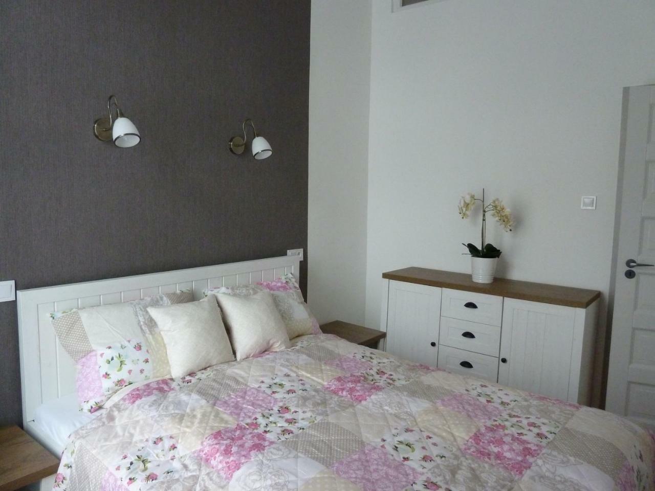 Kossuth Apartmanok Debrecen Buitenkant foto