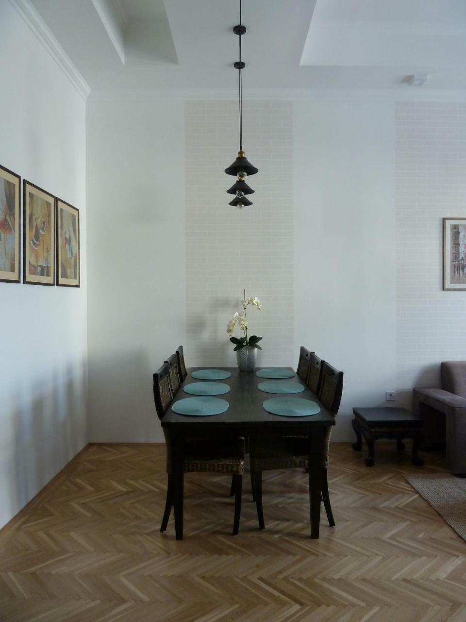 Kossuth Apartmanok Debrecen Buitenkant foto